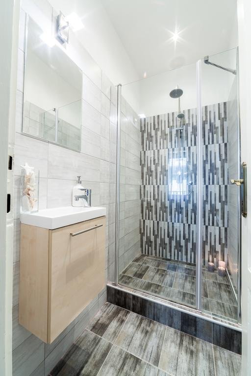 Фото Real Apartments Lovag