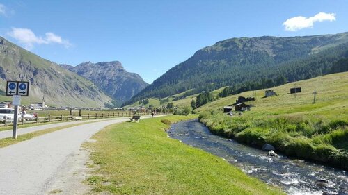 Внешний вид отеля Hotel Touring Livigno в Ливиньо, фото 3