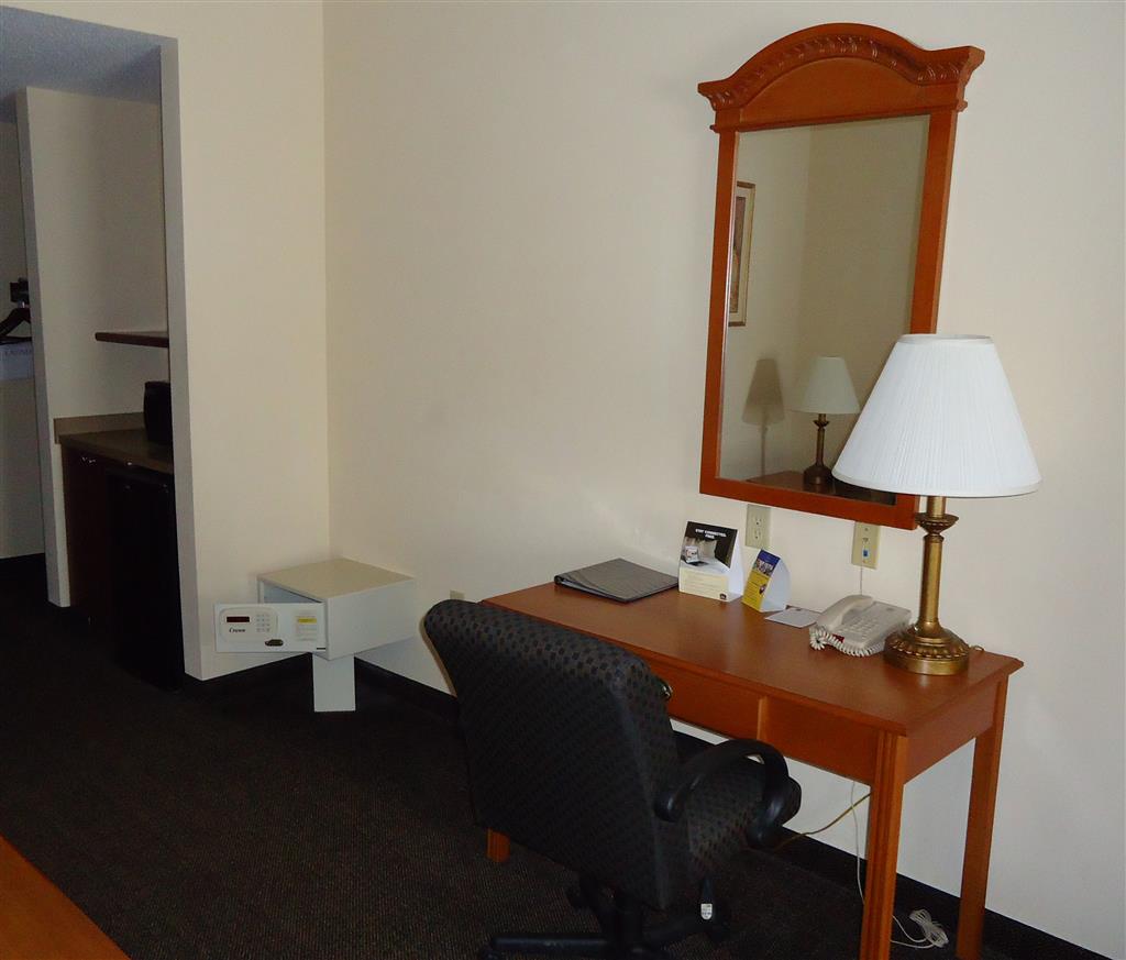 Фото Best Western Magnolia Inn and Suites