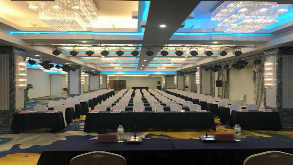 Фото Holiday Inn Express Jinan Exhibition Center