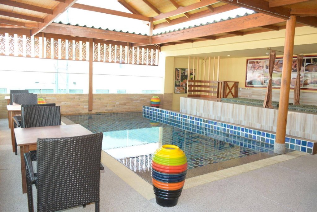 Фото The Patong Center Hotel