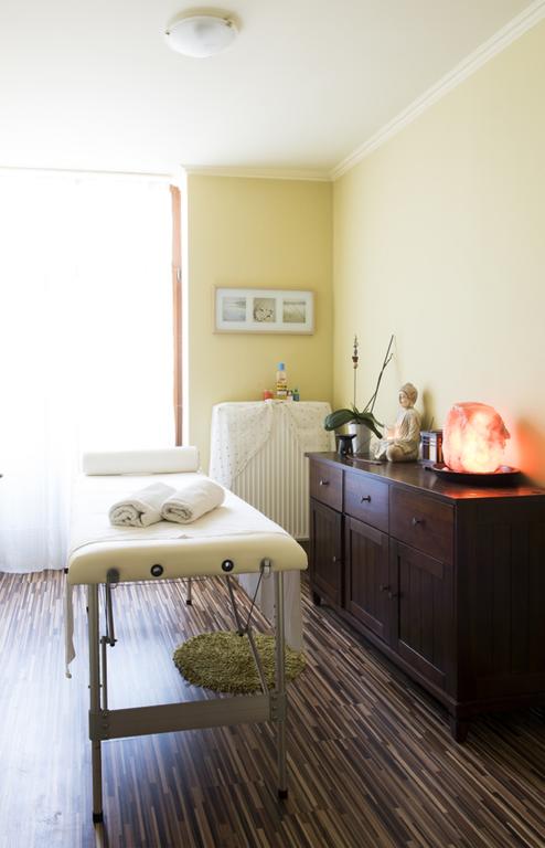 Фото Feng Shui Wellness Apartmanház