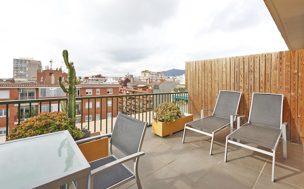 Фото Nh Barcelona Les Corts