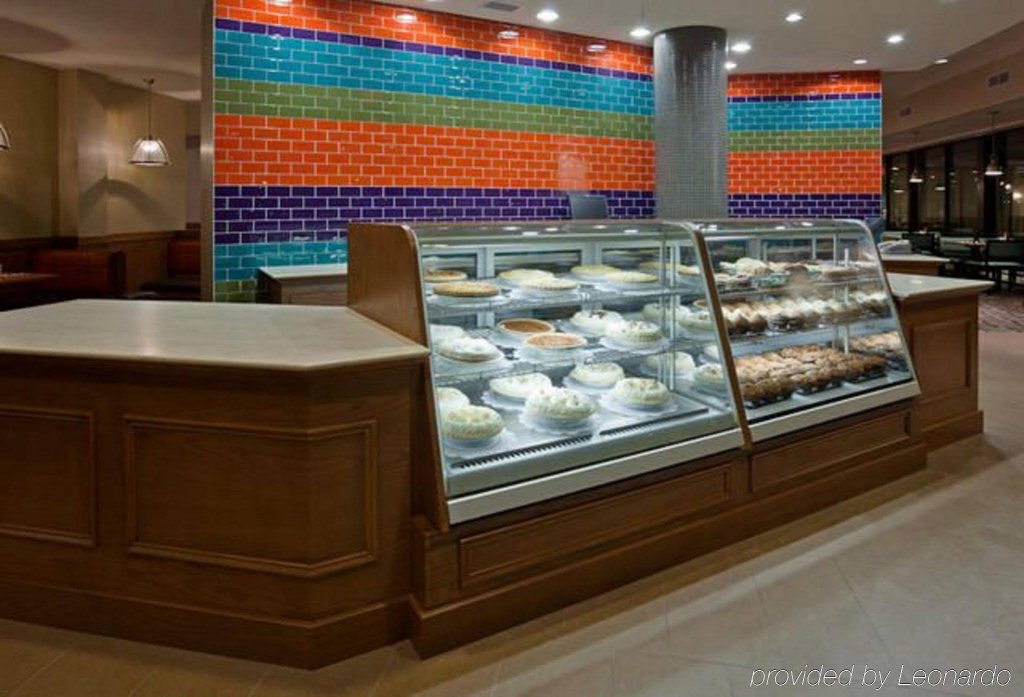 Фото Holiday Inn Toronto Airport East