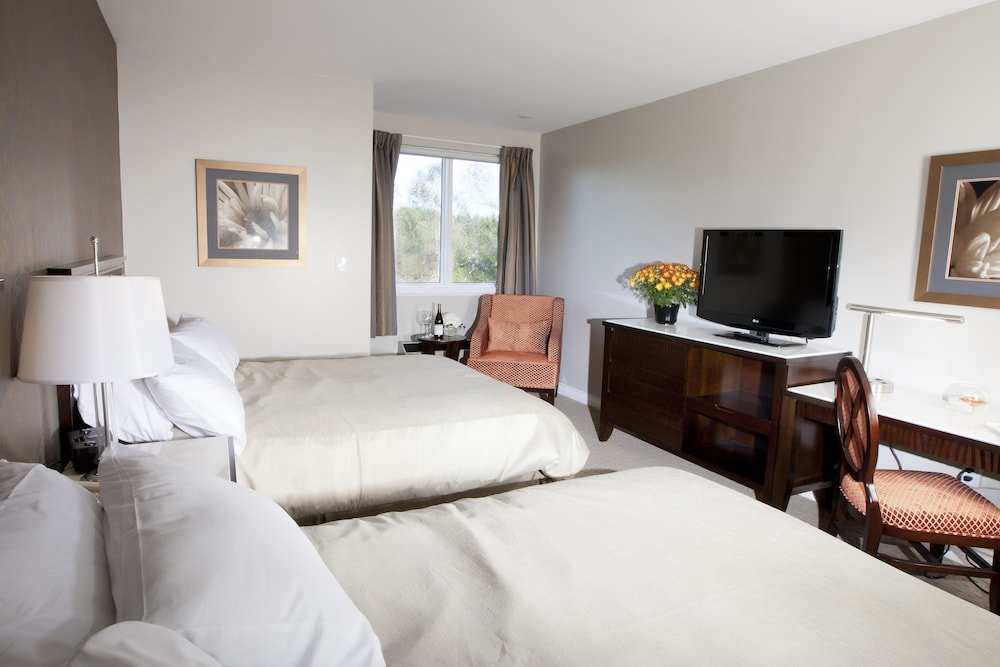 Фото Elm Hurst Inn & SPA