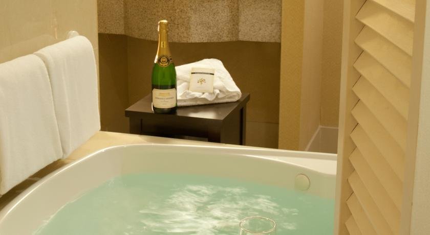 Фото Courtyard by Marriott Seattle Bellevue/Downtown