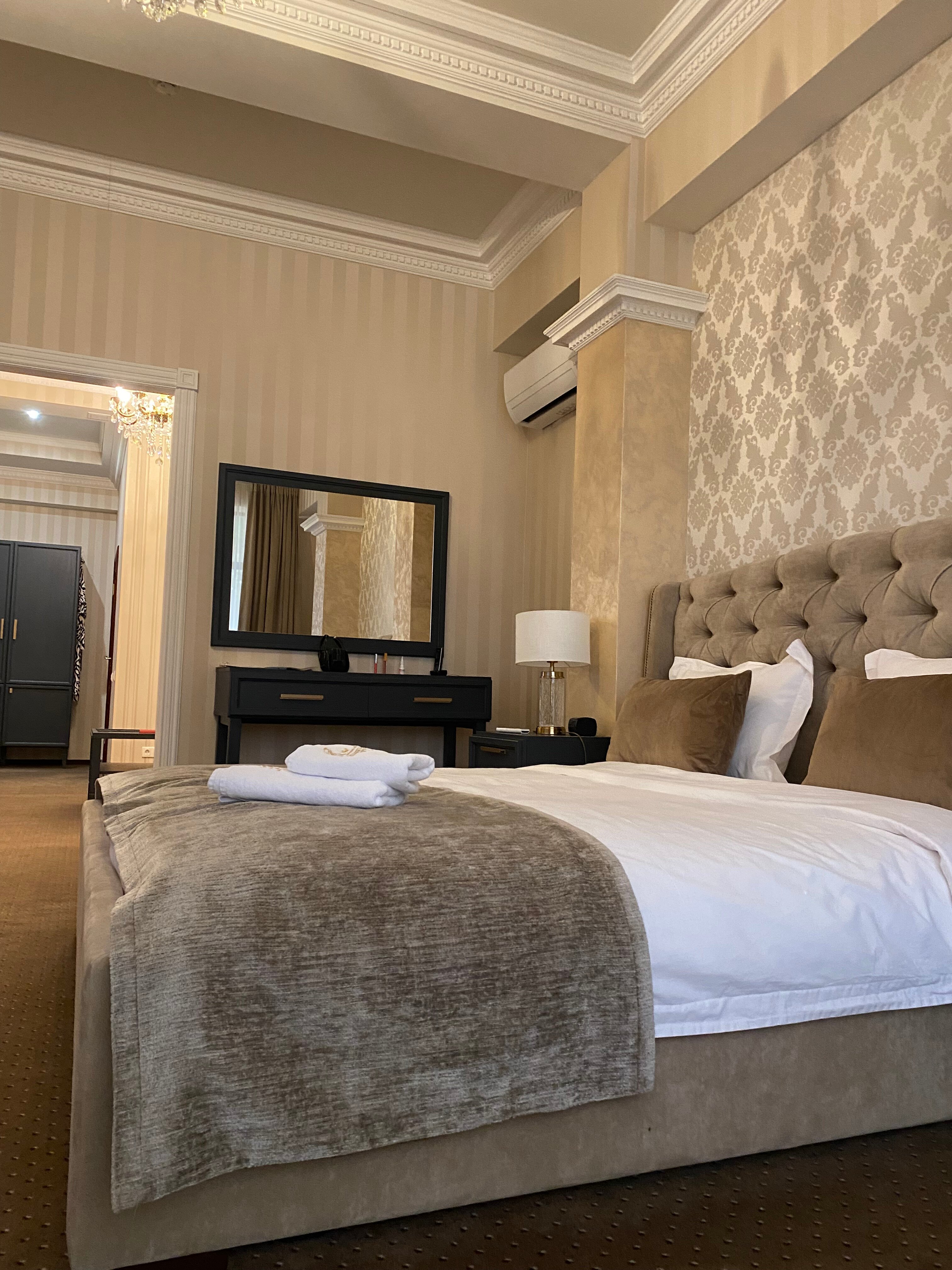 Фото Золотой дельфин