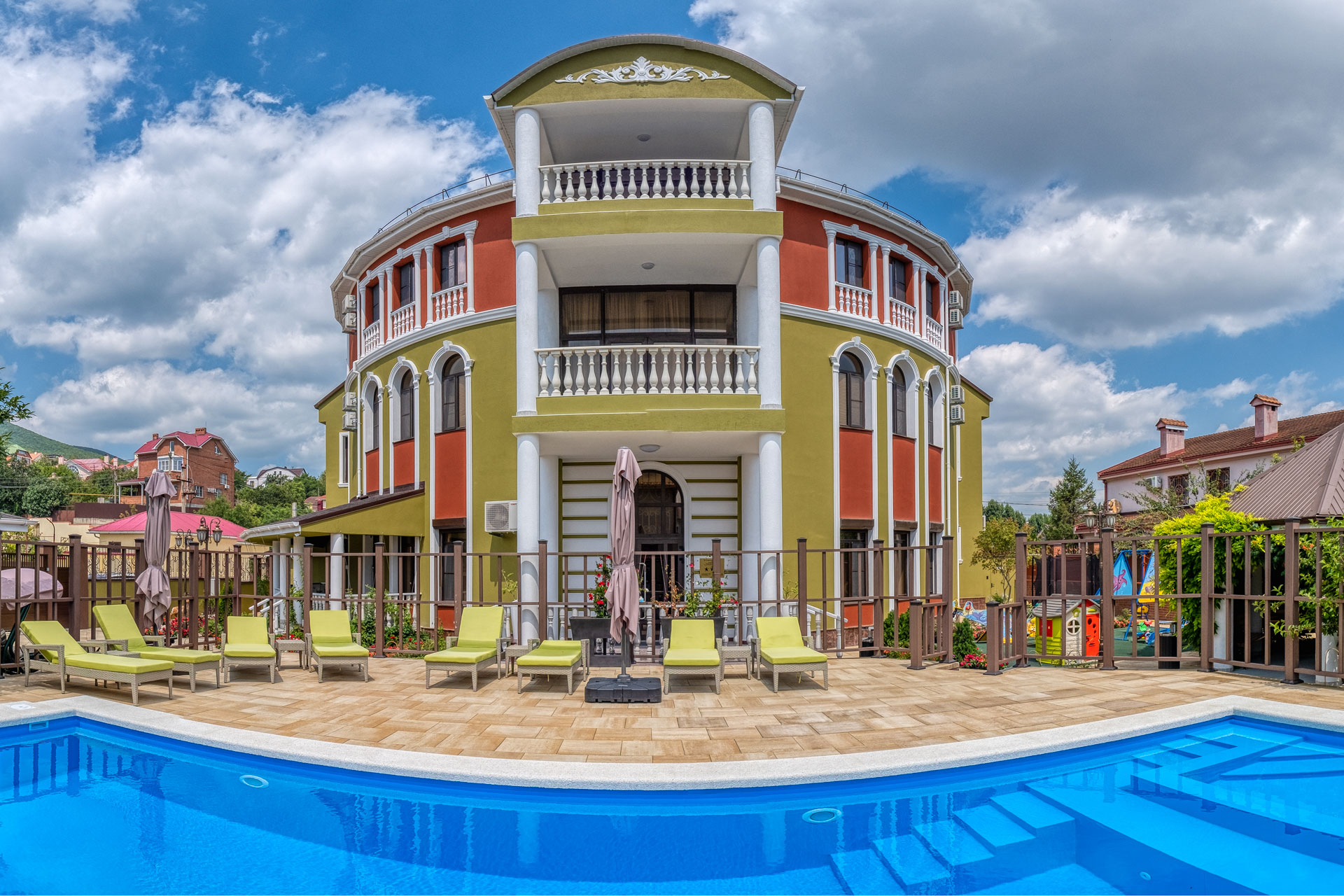 Фото Биография