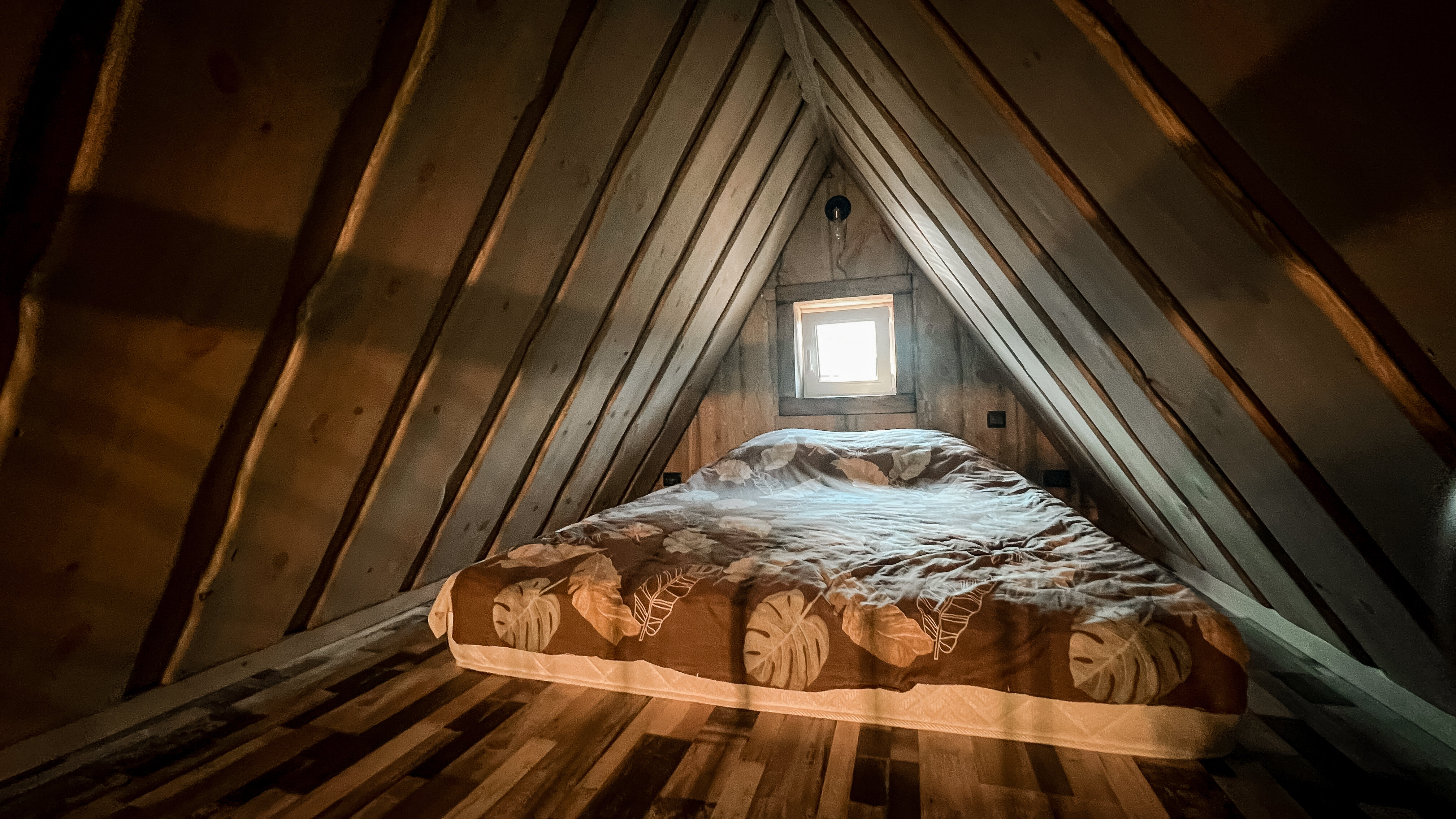 Фото Дом у пруда