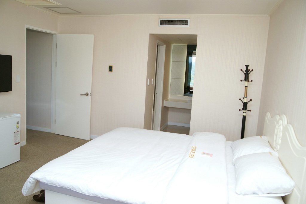 Фото Chuncheon Bears Hotel