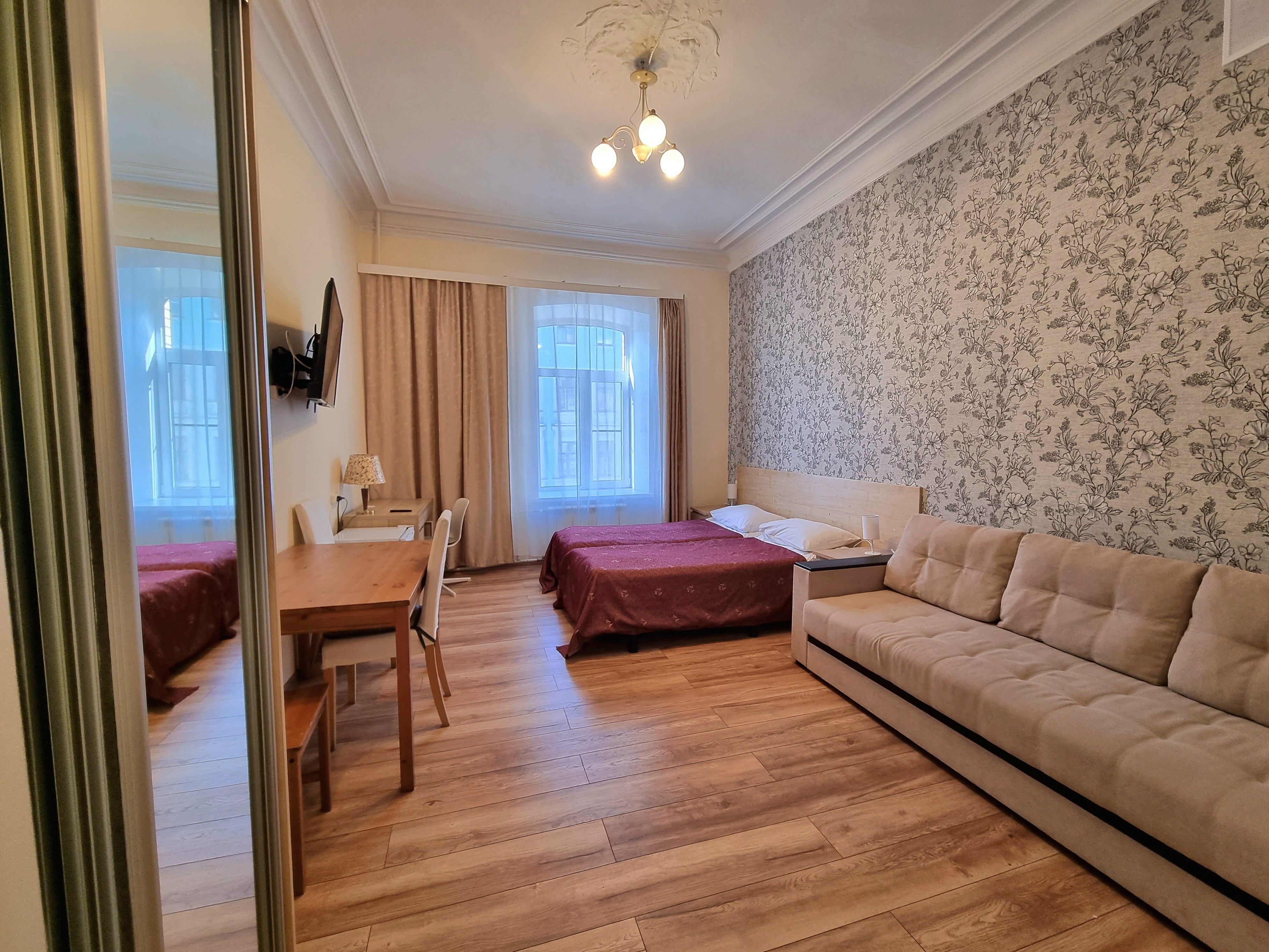 Фото отеля 1