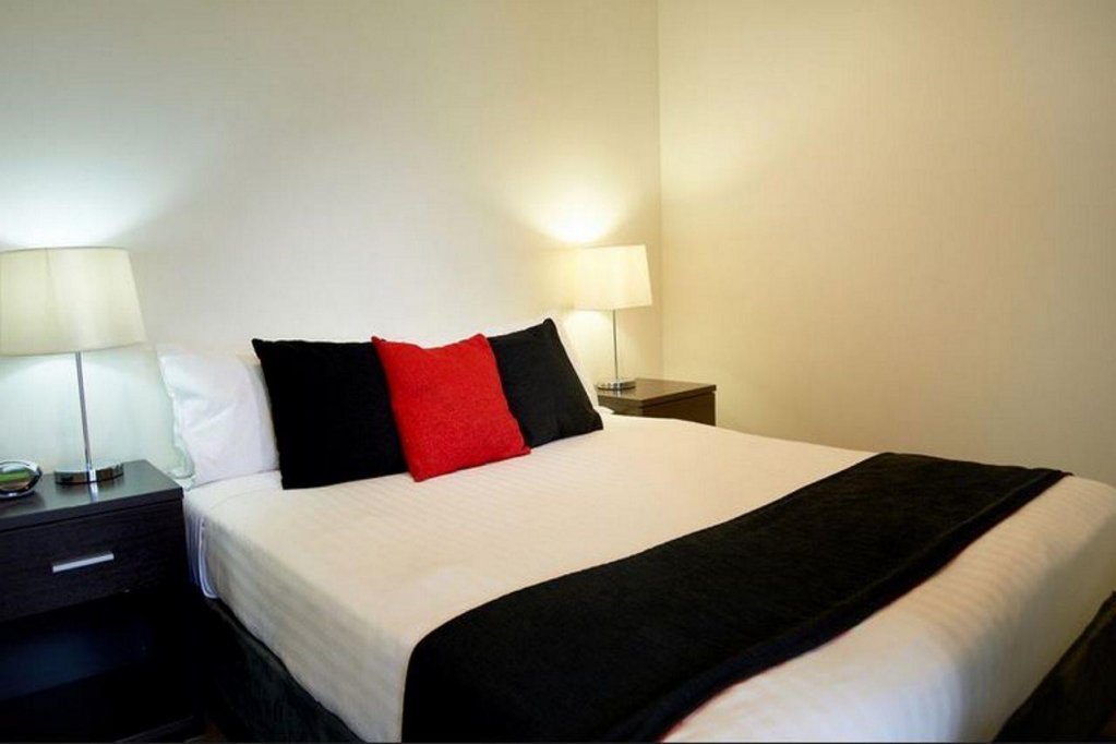 Фото City Edge on Elizabeth