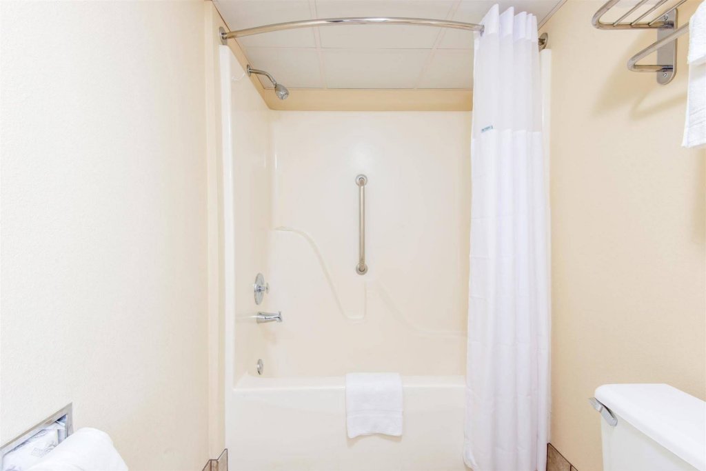 Фото Days Inn by Wyndham Altus