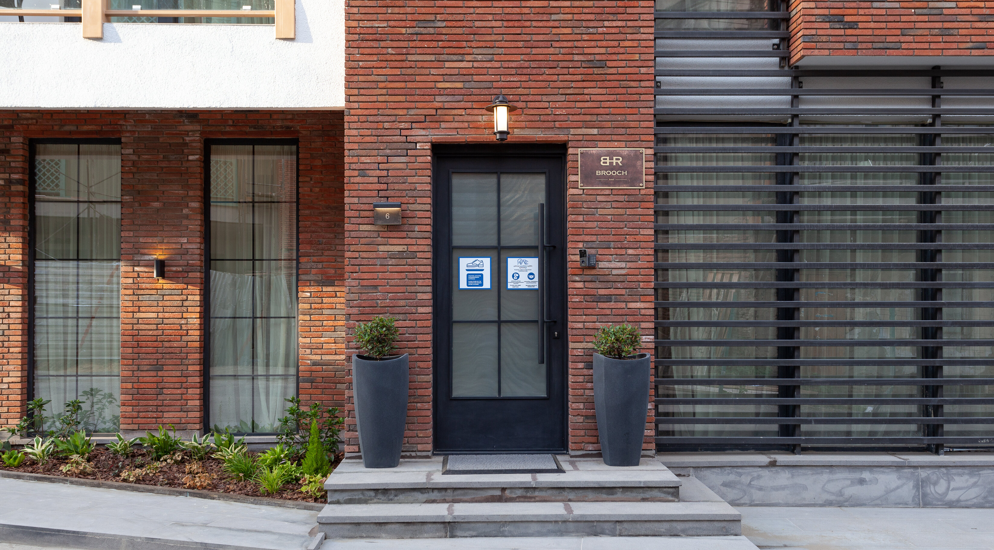 Фото Brooch Boutique Hotel