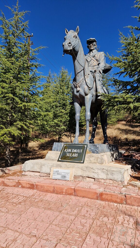Monument, memorial Asik Davut Sulari Statue, Hacibektas, photo