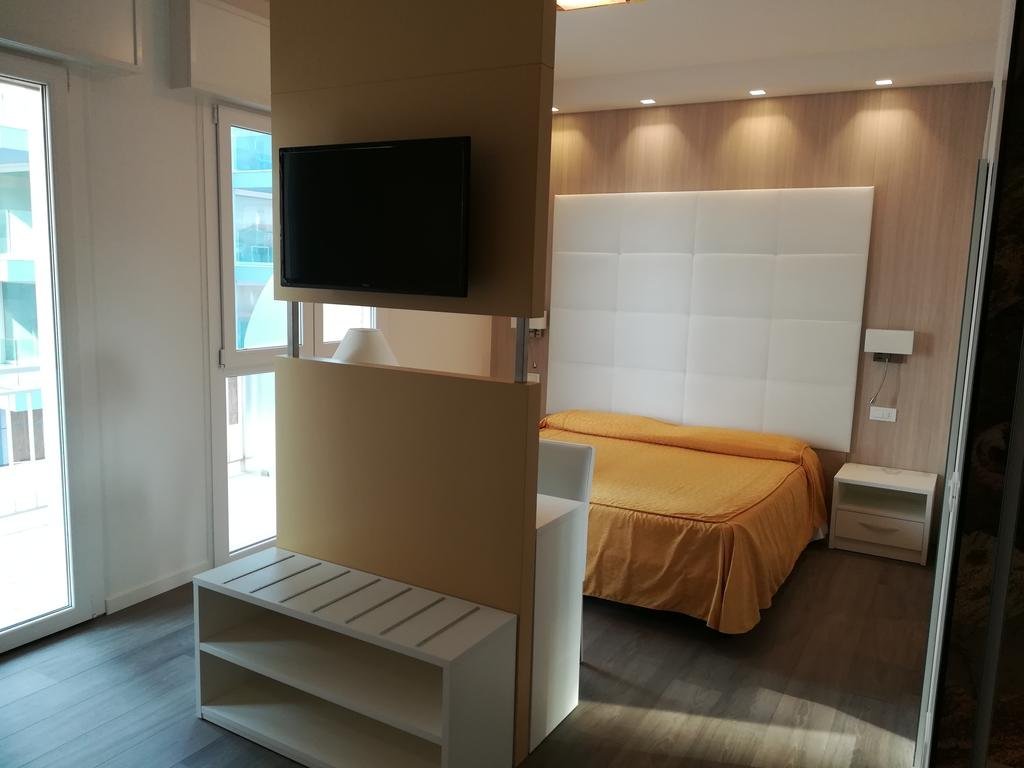 Фото Hotel Majestic