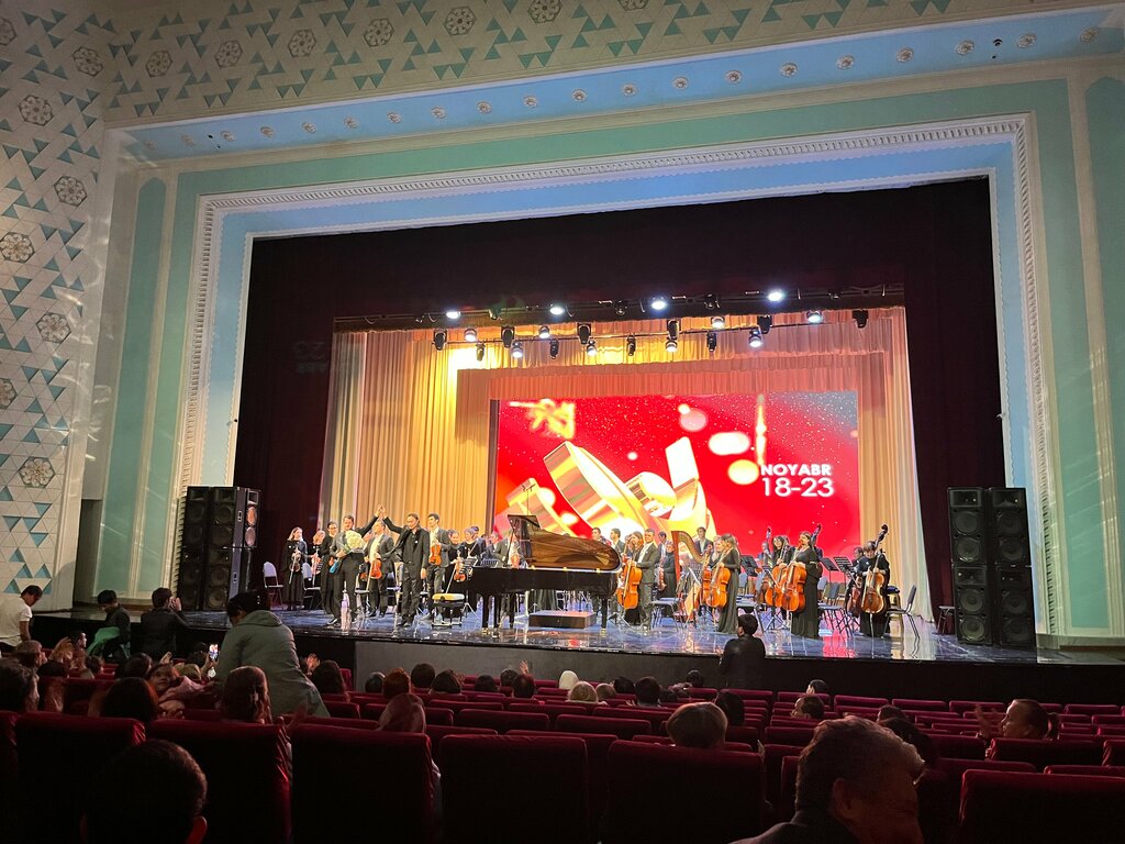 Konsert zali O'zbekiston Davlat filarmoniyasi Turkiston san'at saroyi, Toshkent, foto