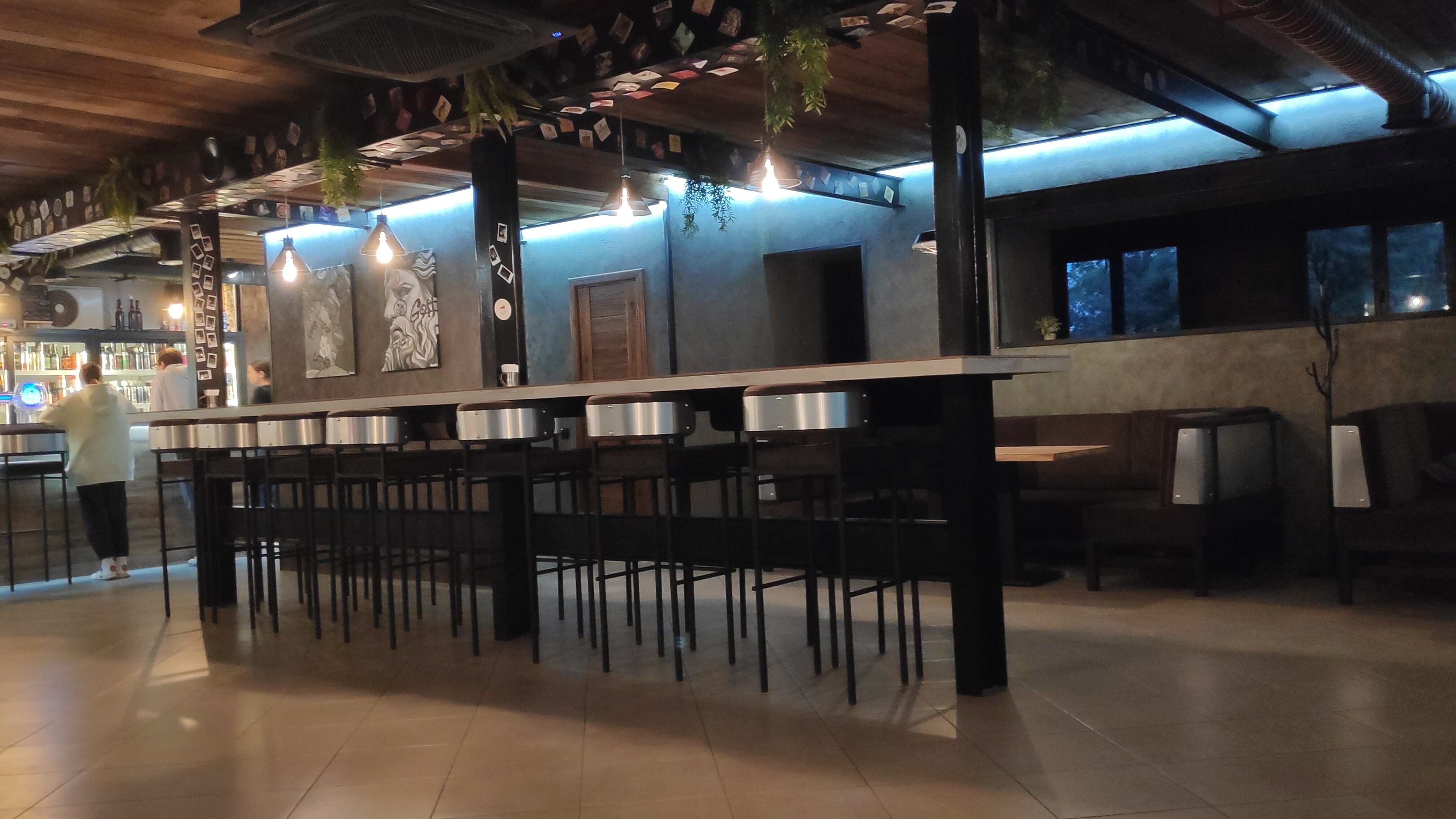 Craft Bar, +7 925 883-18-83, ул. Ворошилова, 60, Серпухов, Московская обл., Росс