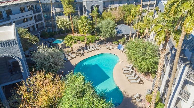 Фото Holiday Inn & Suites Phoenix Airport North, an Ihg Hotel