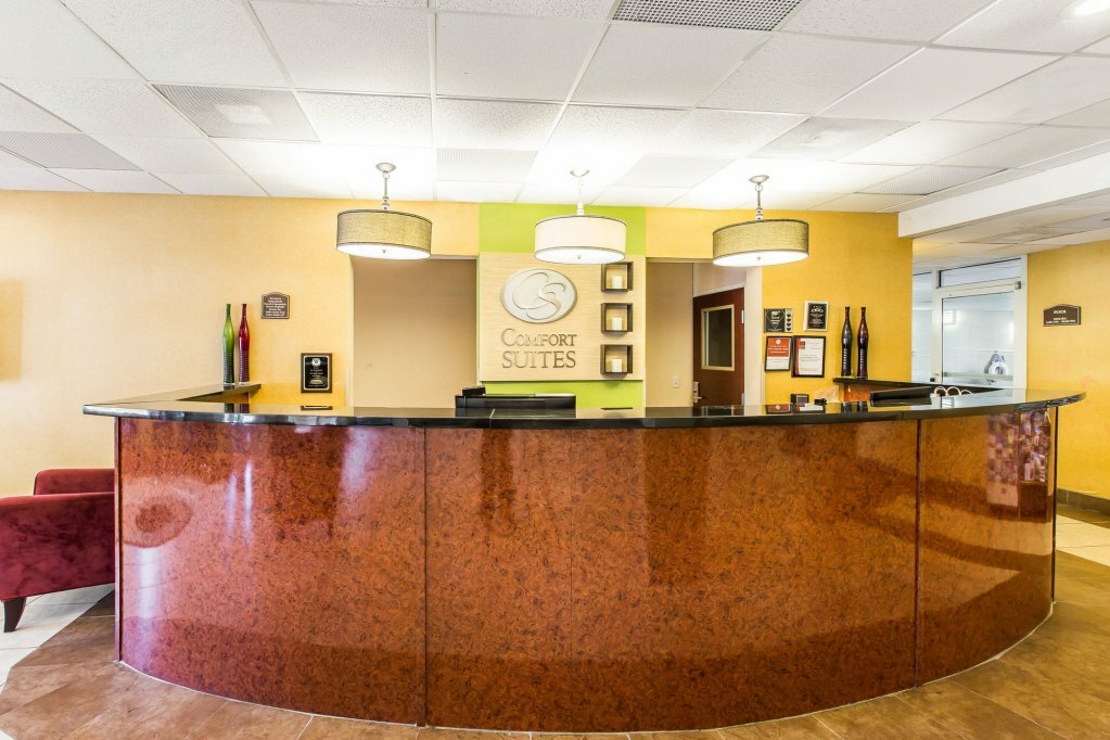 Фото Comfort Suites Forsyth near I-75