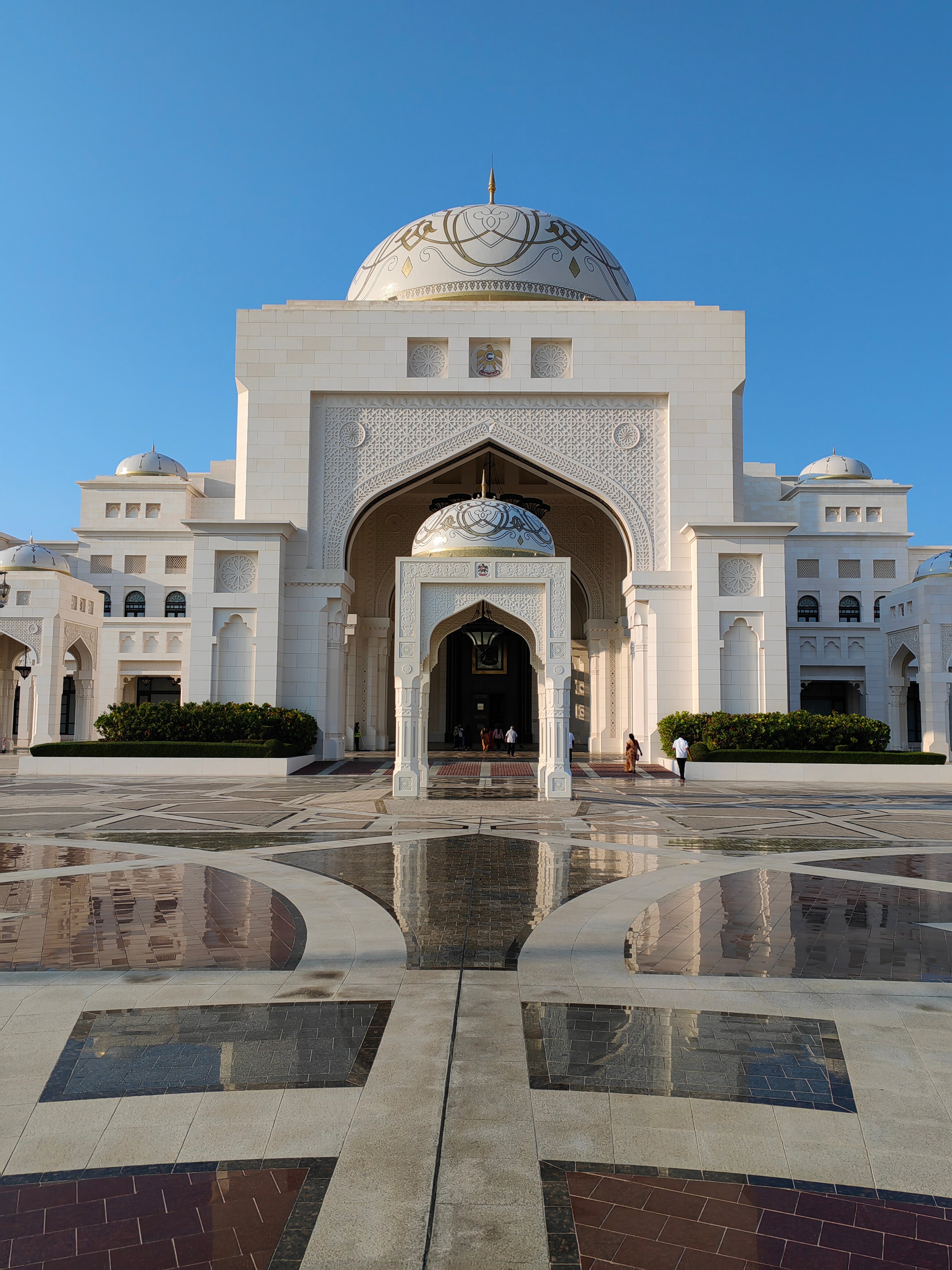 Фото Traders Hotel, Qaryat Al Beri, Abu Dhabi