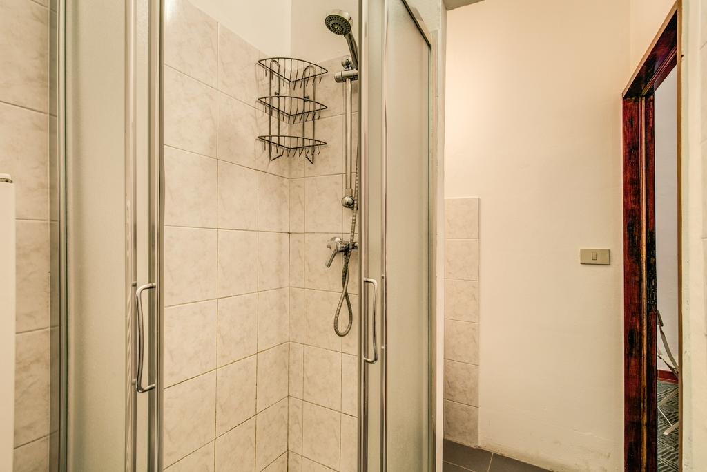 Фото AwesHome Tower GuestHouse