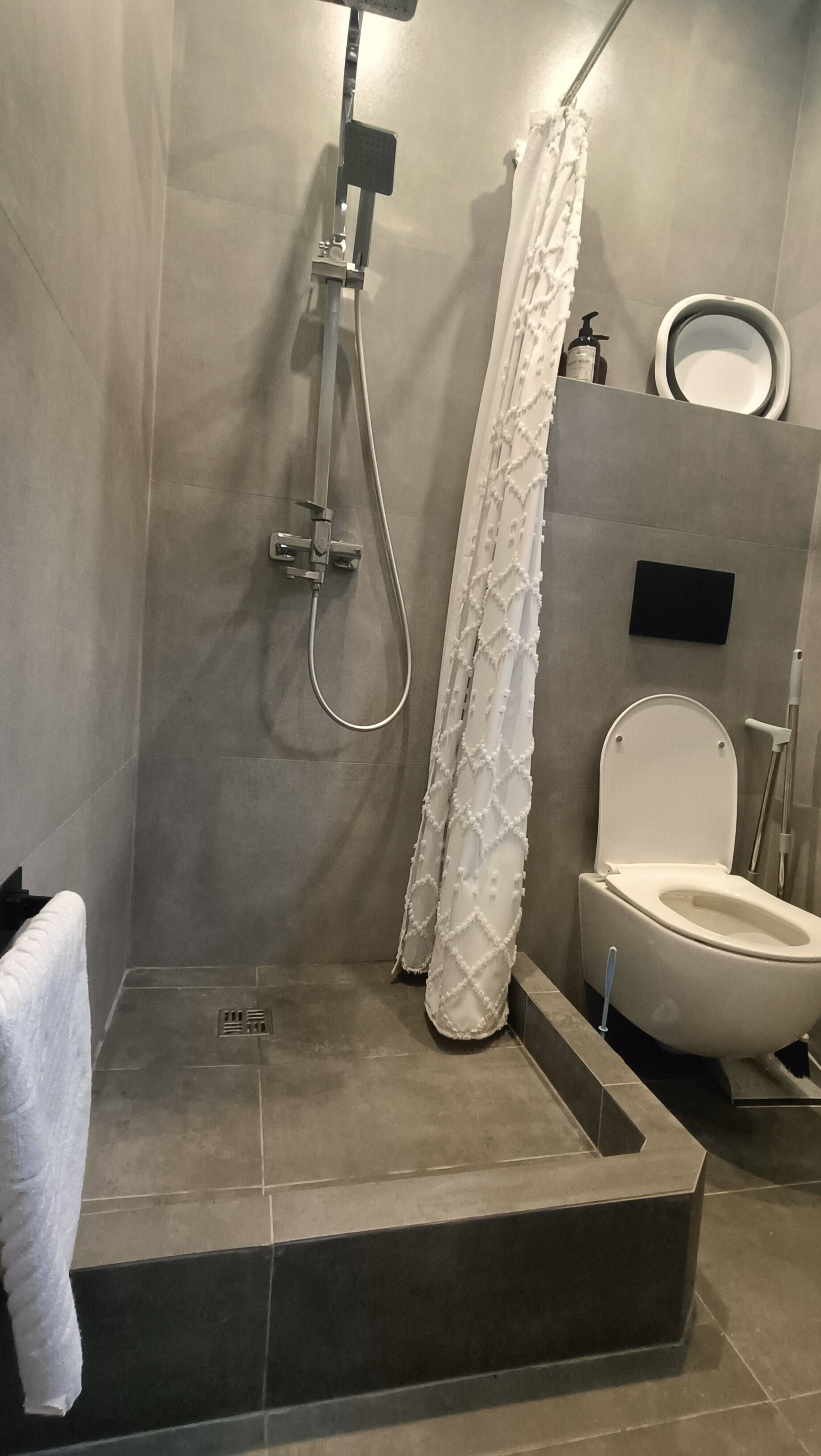 Фото Август