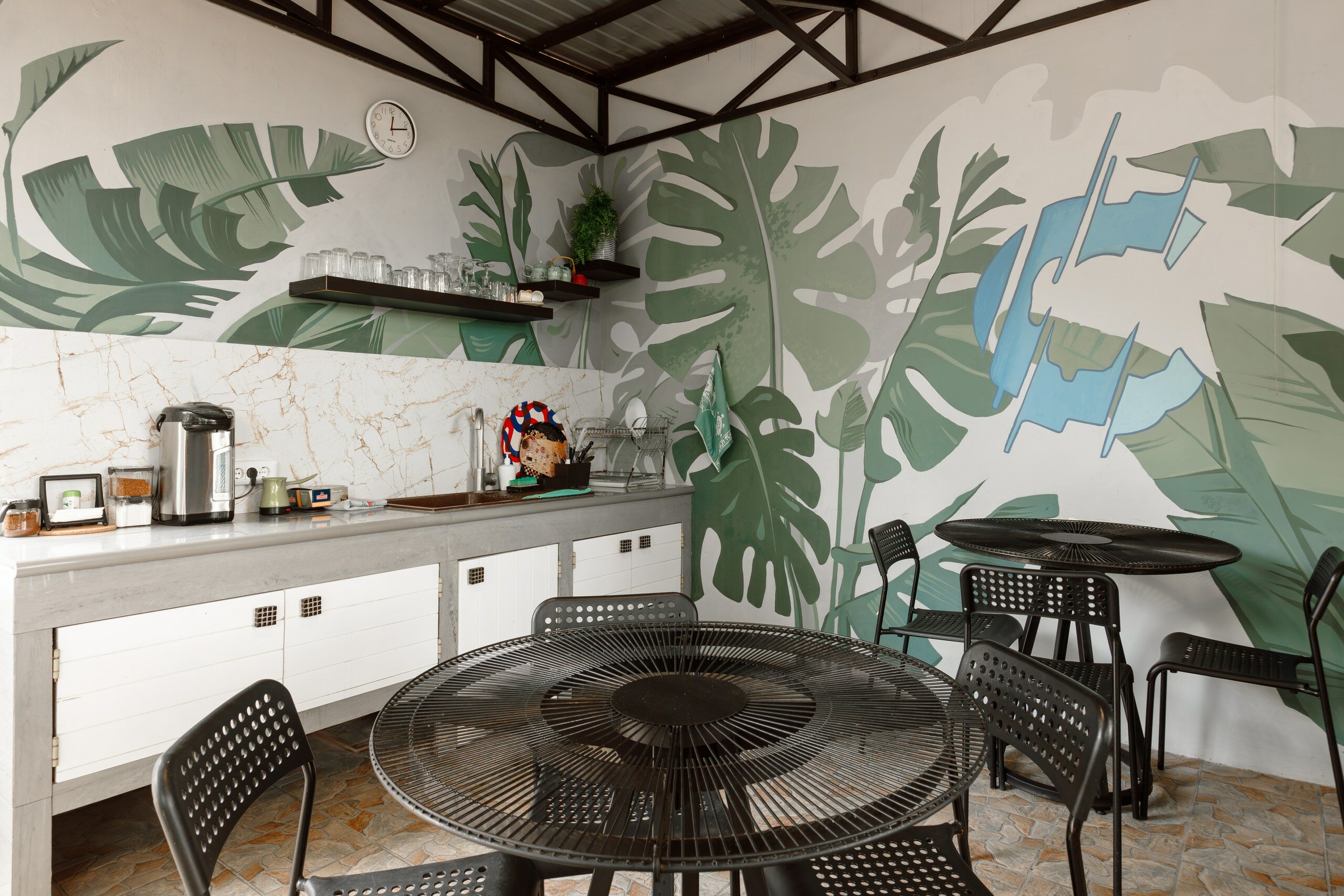 Фото Современник