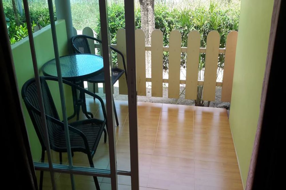 Фото Sports Bar & Resort