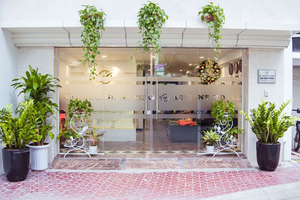 Фото Adeline Hotel