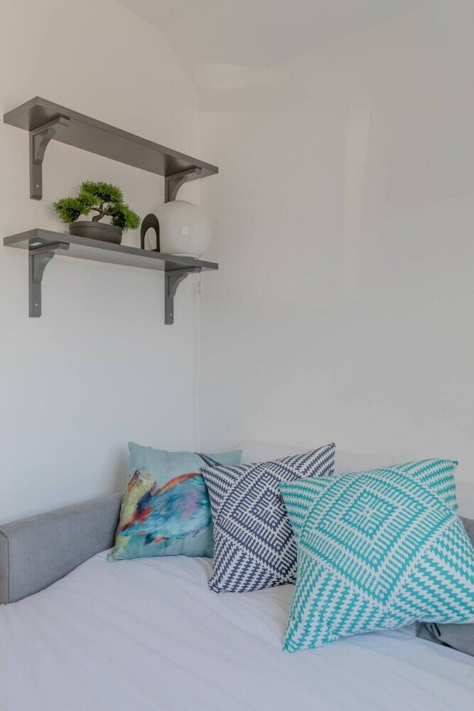 Фото Modern & Spacious 3bd House - Canning Town