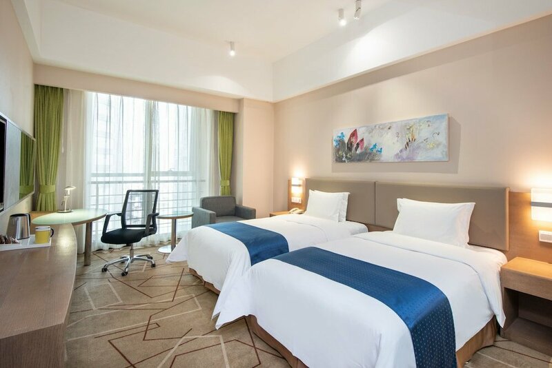 Гостиница Holiday Inn Express Chengdu West Gate в Чэнду