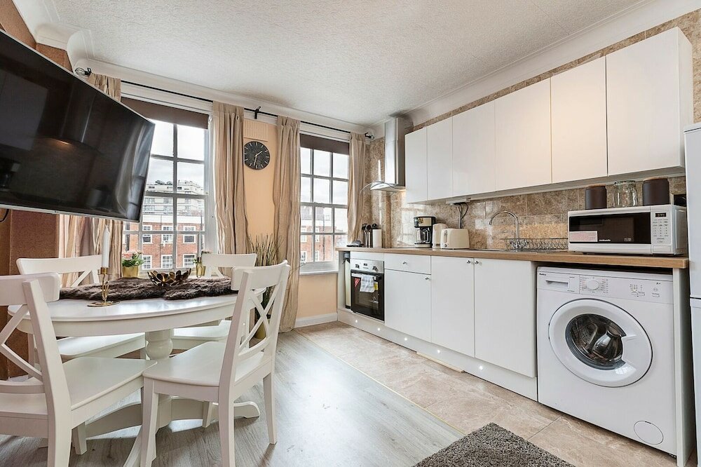 Фото Nice 3 Bedrooms Apartment Near Hyde Park & Oxford St