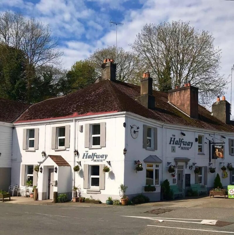 Гостиница The Halfway House Pub and Kitchen