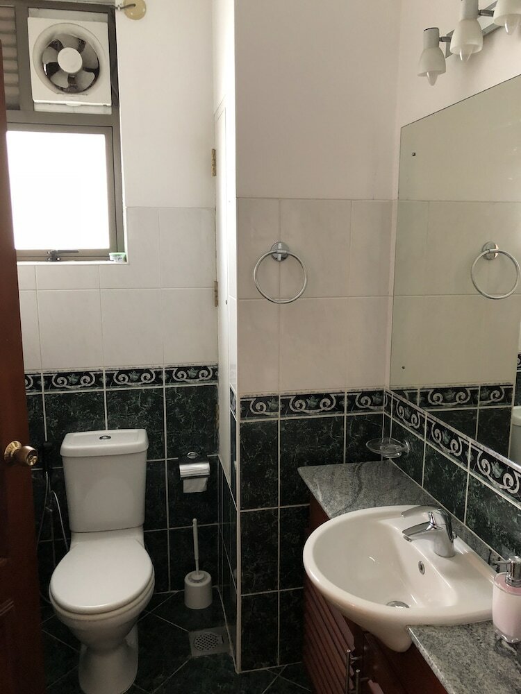 Фото Hedges Court Residencies Colombo City