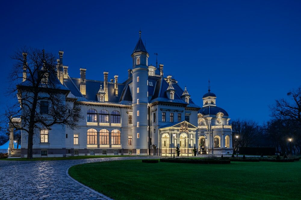 Фото Botaniq Castle of Tura