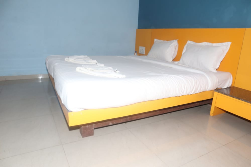 Фото IROOMZ Hotel Shree Krishna Palace