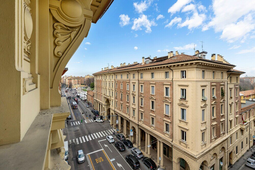 Фото Irnerio Apartments Yellow Cat