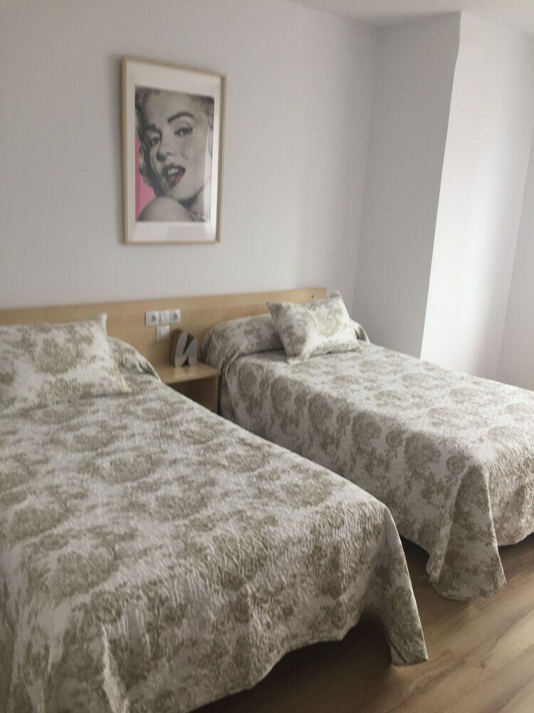 Фото Pension Oviedo