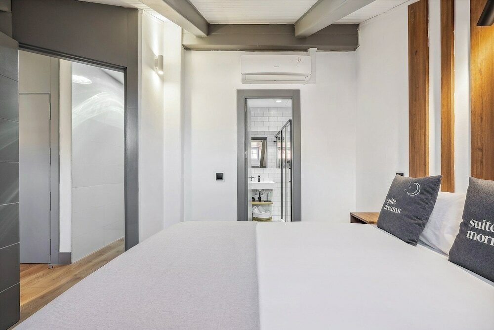 Фото Limehome Madrid Calle de Santa Ana