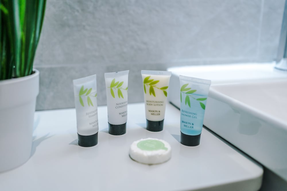 Фото Hilltop Serviced Apartments - Stockport