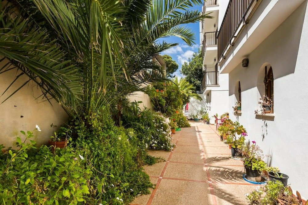 Фото Bella Maria Apartments & Pool Club