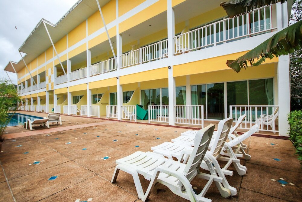 Фото Phuket Airport Sonwa Resort