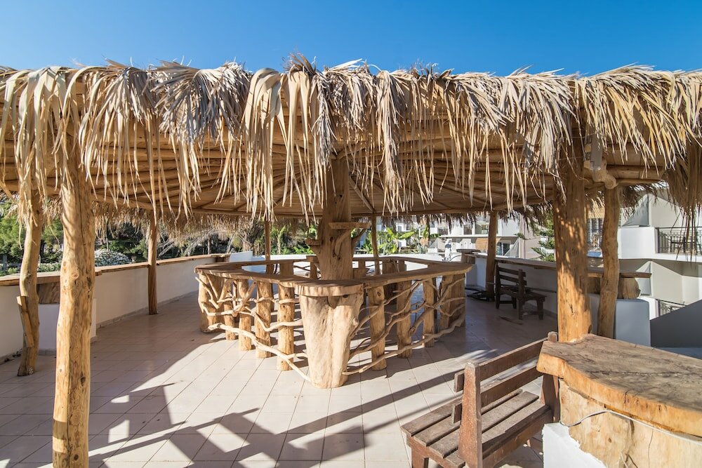 Фото Отель Iniochos