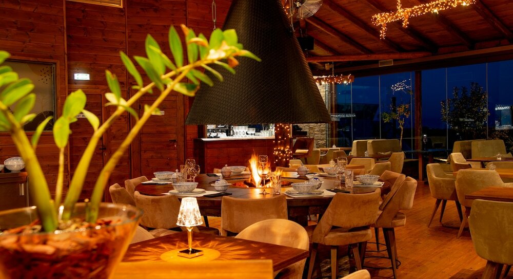 Фото 3 Hills Boutique Hotel