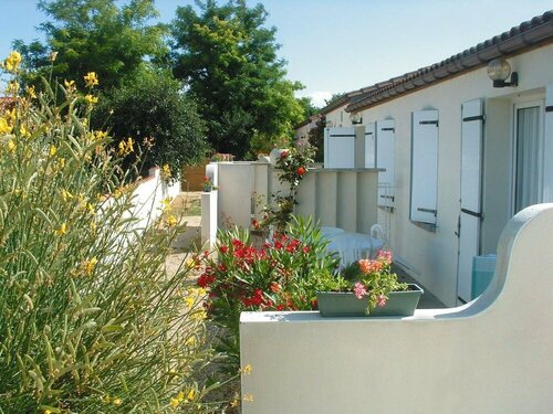 Гостиница Résidence Lagrange Vacances Les Maisons de Saint-Georges