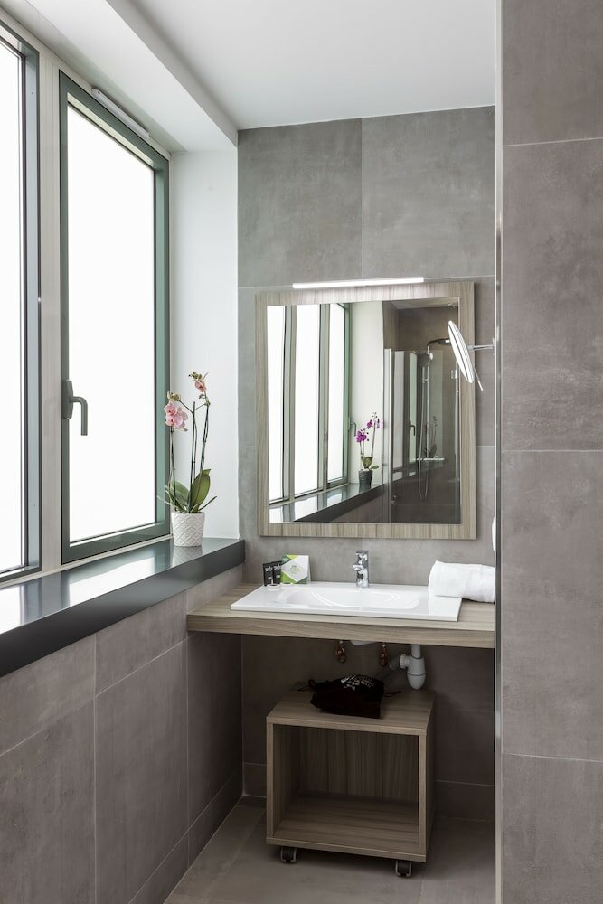 Фото Nemea Apparthotel Paris Levallois