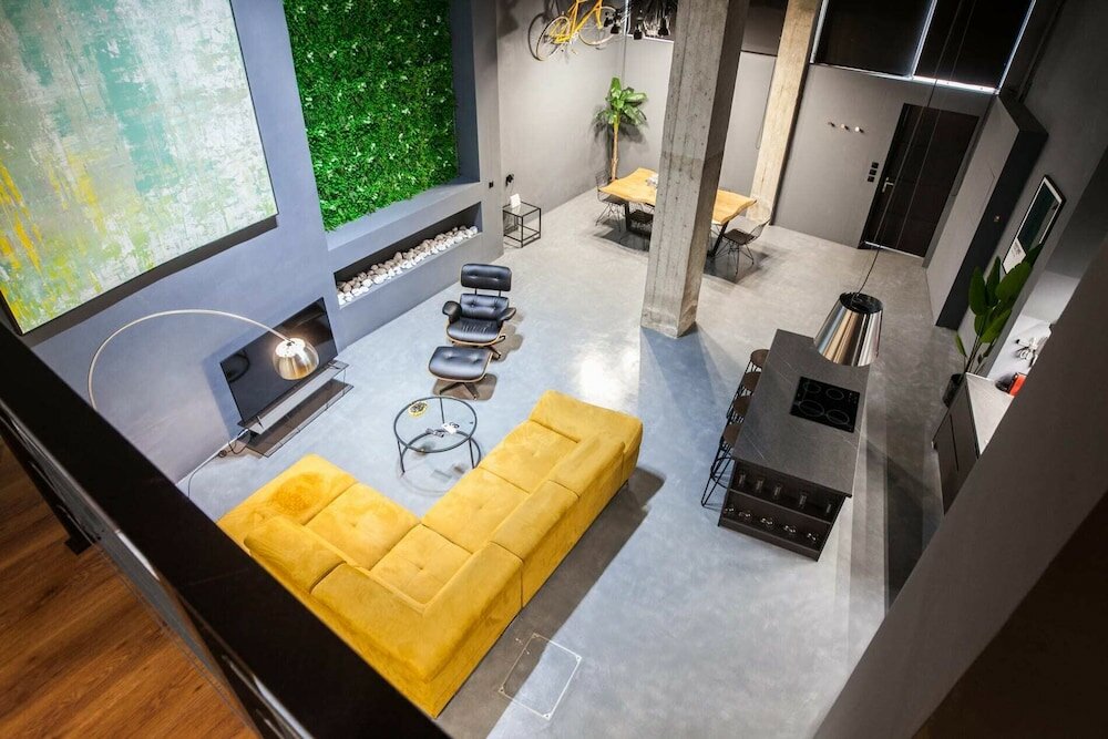 Фото Modern Industrial Apt In Neos Kosmos