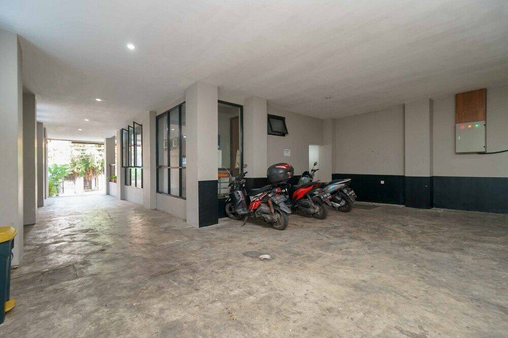 Фото RedDoorz Plus near Radio Dalam 3