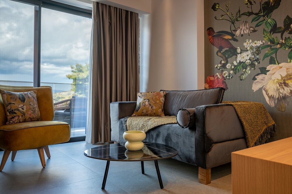 Фото Opal Executive Suites